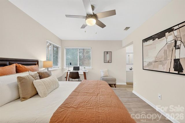 1047 Sardis Cove Drive, Charlotte, NC 28270