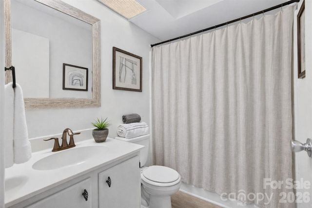 1047 Sardis Cove Drive, Charlotte, NC 28270