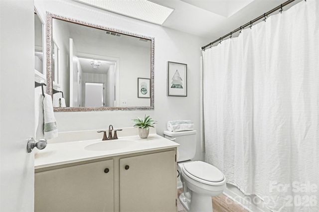 1047 Sardis Cove Drive, Charlotte, NC 28270