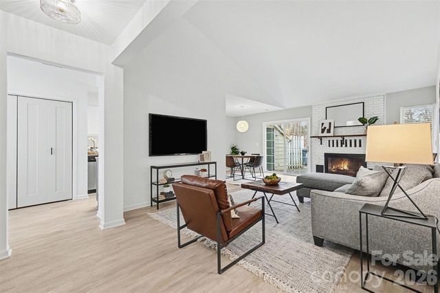 1047 Sardis Cove Drive, Charlotte, NC 28270