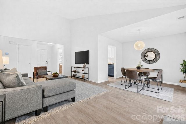 1047 Sardis Cove Drive, Charlotte, NC 28270