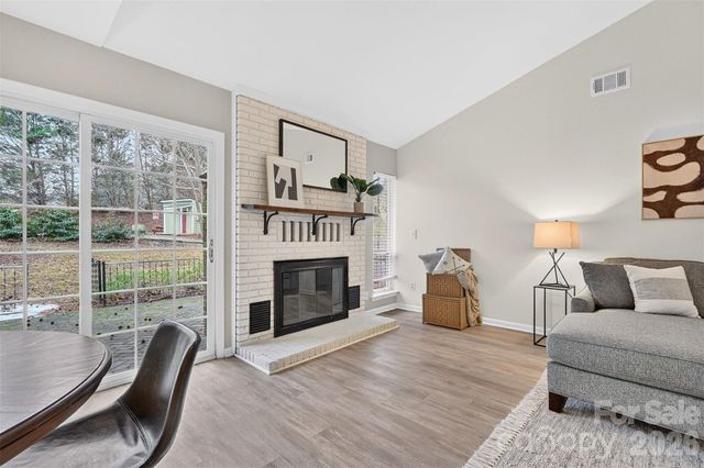 1047 Sardis Cove Drive, Charlotte, NC 28270