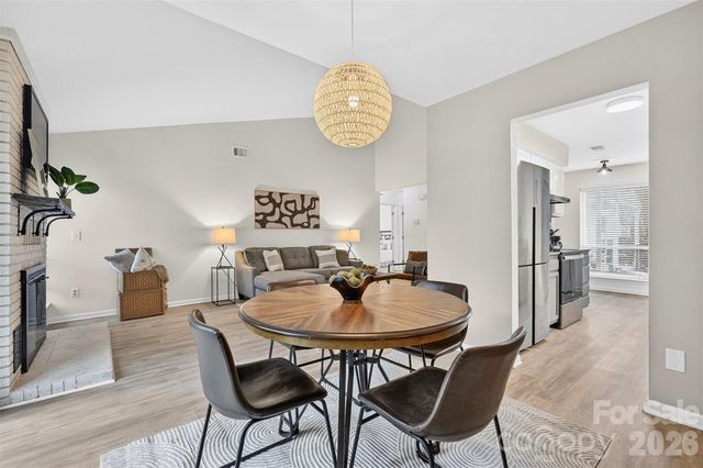 1047 Sardis Cove Drive, Charlotte, NC 28270