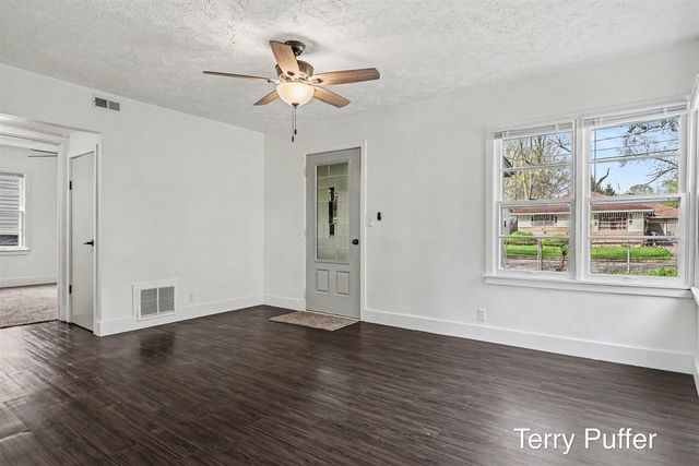 58 Lamora Avenue, Battle Creek, MI 49037
