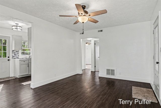 58 Lamora Avenue, Battle Creek, MI 49037