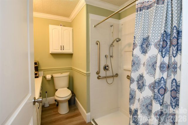 1650 Hughes Gap Road, Bakersville, NC 28705