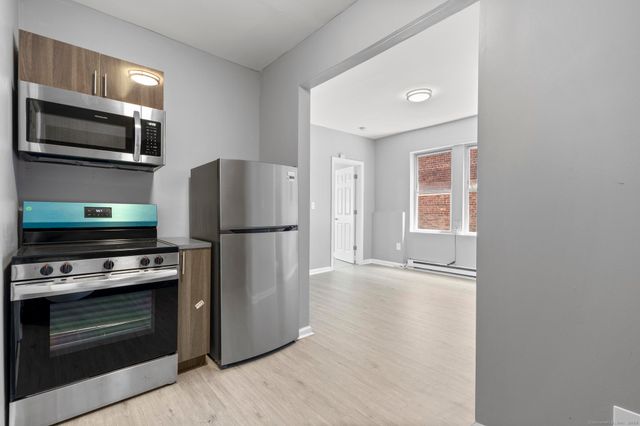 31 Whittier Street, Bridgeport, CT 06605