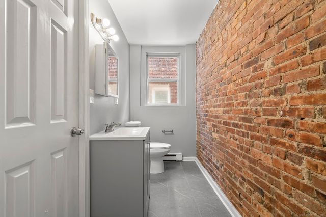 31 Whittier Street, Bridgeport, CT 06605