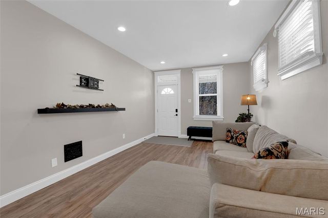 5717 Lansdowne Avenue, St Louis, MO 63109