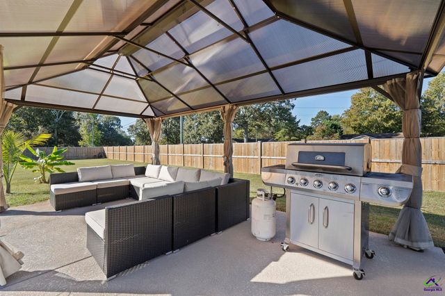 99 Bass Road, Warner Robins, GA 31088