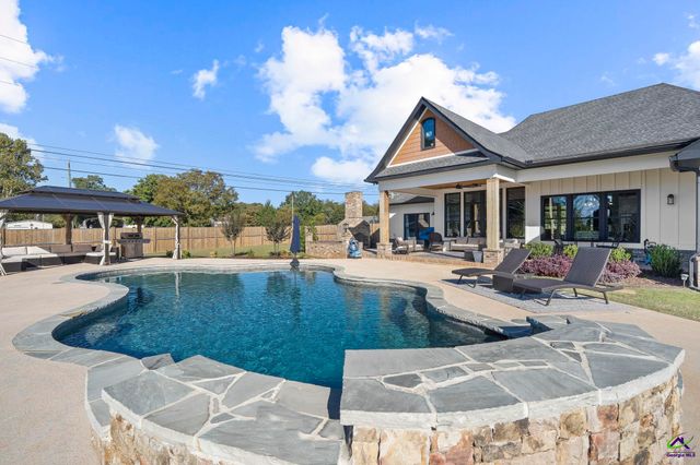 99 Bass Road, Warner Robins, GA 31088