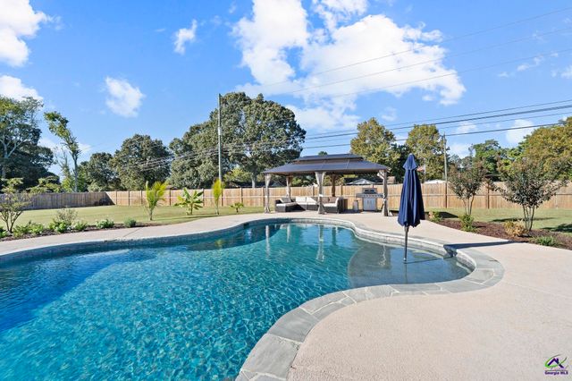 99 Bass Road, Warner Robins, GA 31088