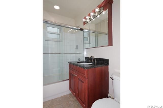 656 Veterans Highway 3-2A, Hauppauge, NY 11788