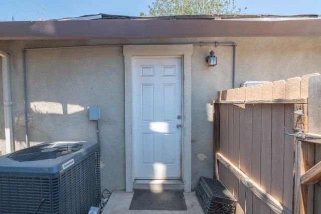 205 Waring, Riverside, CA 92507