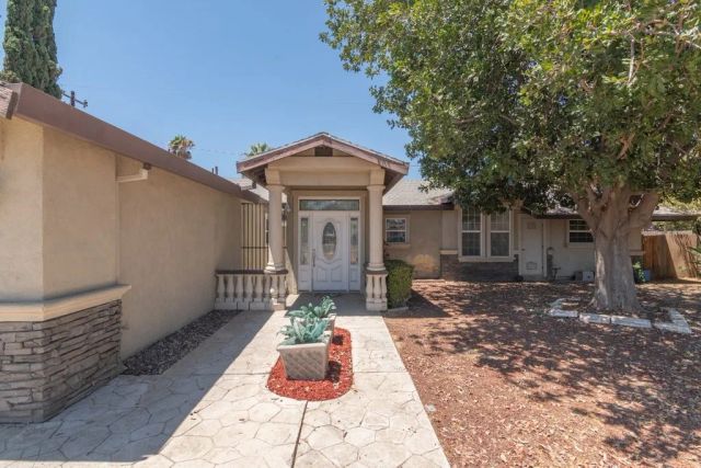 205 Waring, Riverside, CA 92507