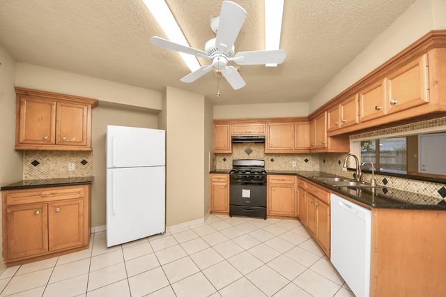 10711 Forest Leaf Drive, Sugar Land, TX 77498