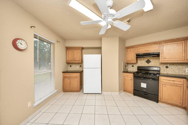 10711 Forest Leaf Drive, Sugar Land, TX 77498