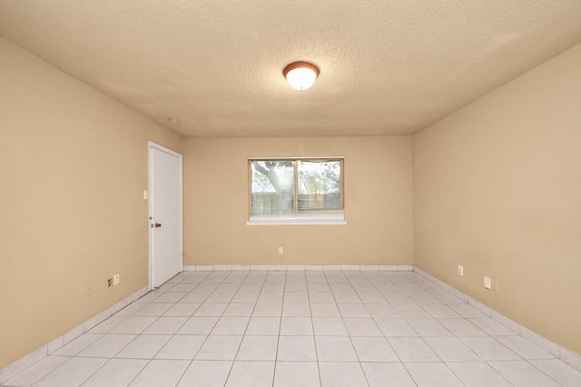 10711 Forest Leaf Drive, Sugar Land, TX 77498