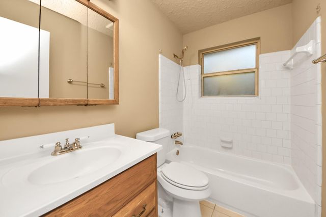 10711 Forest Leaf Drive, Sugar Land, TX 77498