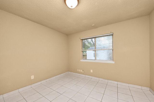 10711 Forest Leaf Drive, Sugar Land, TX 77498