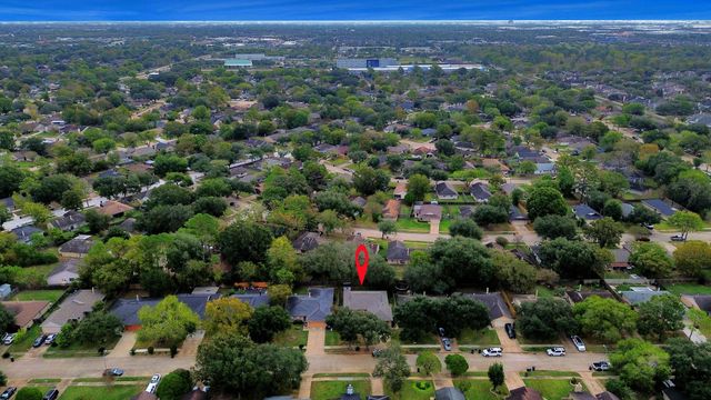 10711 Forest Leaf Drive, Sugar Land, TX 77498