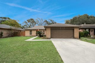 10711 Forest Leaf Drive, Sugar Land, TX 77498