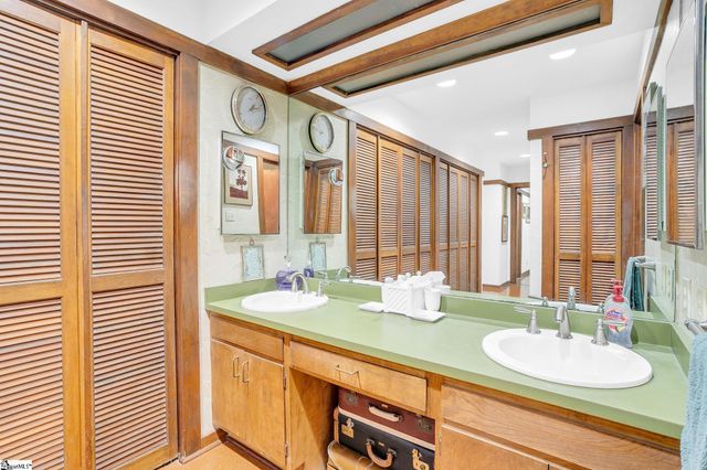 2 Craigwood Road, Greenville, SC 29607