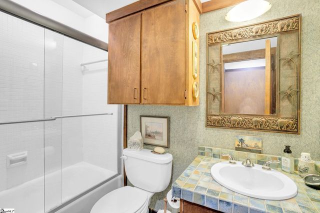 2 Craigwood Road, Greenville, SC 29607