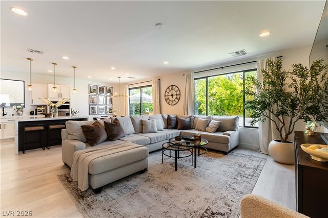 10010 Pasque Flower Court, Las Vegas, NV 89178