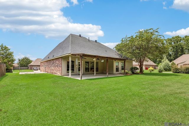 16348 Turning Leaf Dr, Prairieville, LA 70769