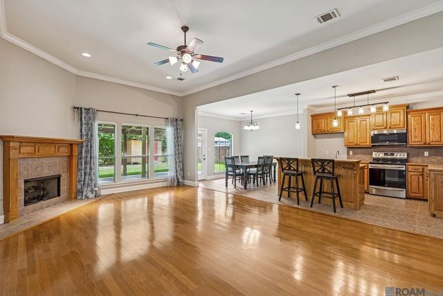 16348 Turning Leaf Dr, Prairieville, LA 70769