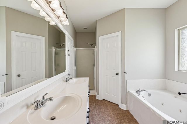 16348 Turning Leaf Dr, Prairieville, LA 70769