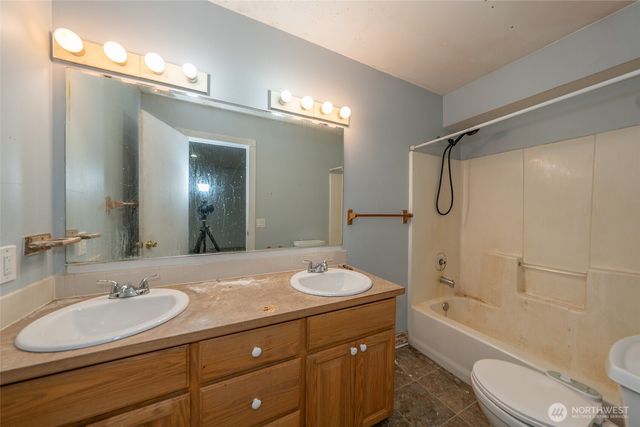 13216 Rocking S Lane SE, Yelm, WA 98597