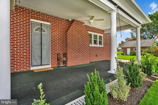 111 S LOCUST ST, Myerstown, PA 17067