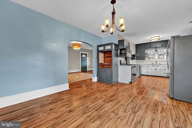 111 S LOCUST ST, Myerstown, PA 17067