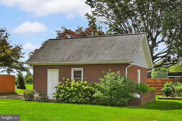 111 S LOCUST ST, Myerstown, PA 17067