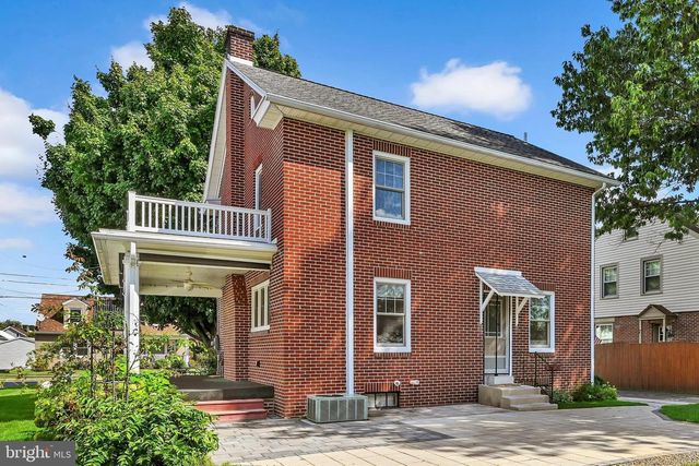 111 S LOCUST ST, Myerstown, PA 17067