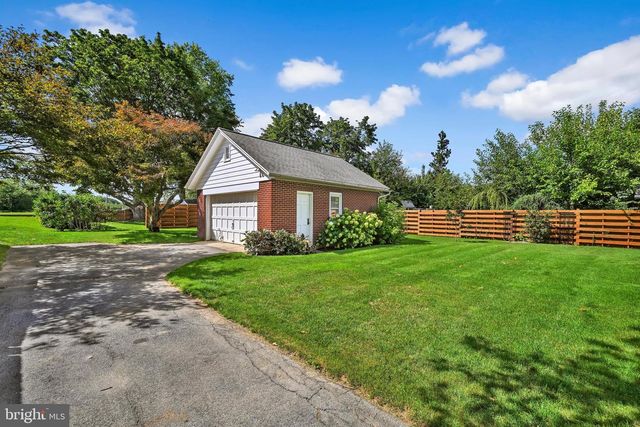 111 S LOCUST ST, Myerstown, PA 17067