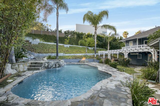 3690 Crownridge Drive, Sherman Oaks, CA 91403