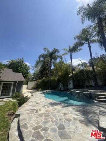 3690 Crownridge Drive, Sherman Oaks, CA 91403
