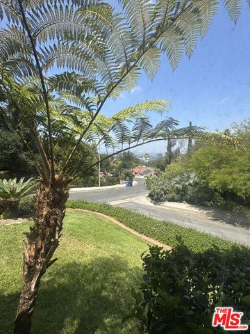 3690 Crownridge Drive, Sherman Oaks, CA 91403