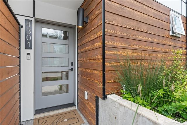 4301 26th Avenue SW, Seattle, WA 98106