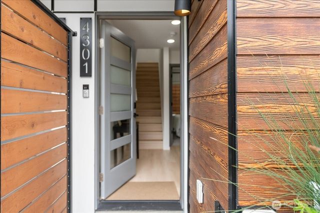 4301 26th Avenue SW, Seattle, WA 98106