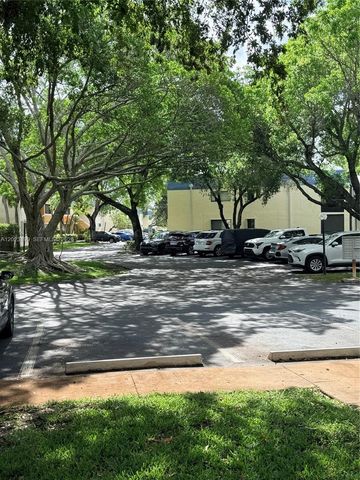 191 Lakeview Drive 103, Weston, FL 33326