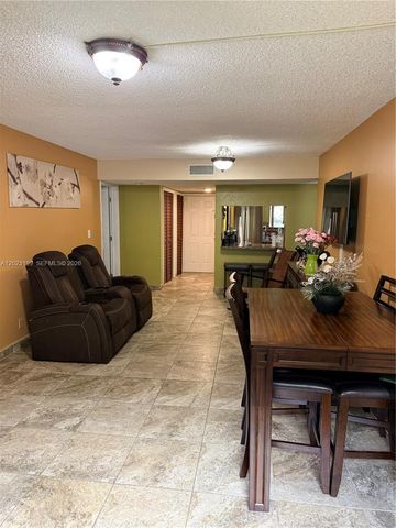 191 Lakeview Drive 103, Weston, FL 33326