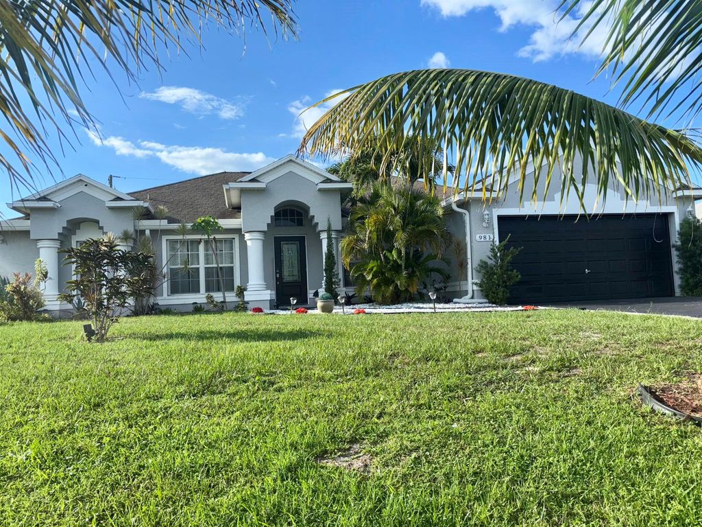 981 SW Mccomkle Avenue, Port St Lucie, FL 34953
