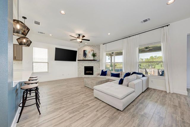 521 Elm Green ST, Hutto, TX 78634