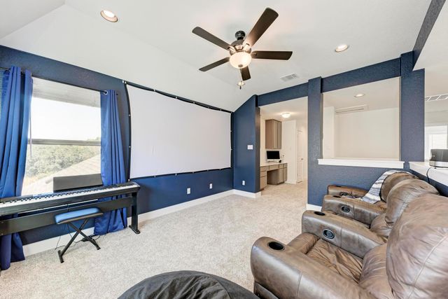 521 Elm Green ST, Hutto, TX 78634