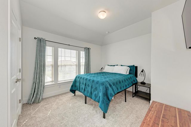 521 Elm Green ST, Hutto, TX 78634