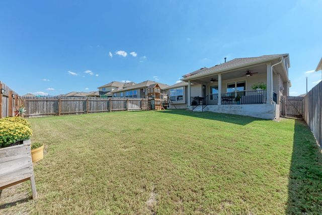 521 Elm Green ST, Hutto, TX 78634
